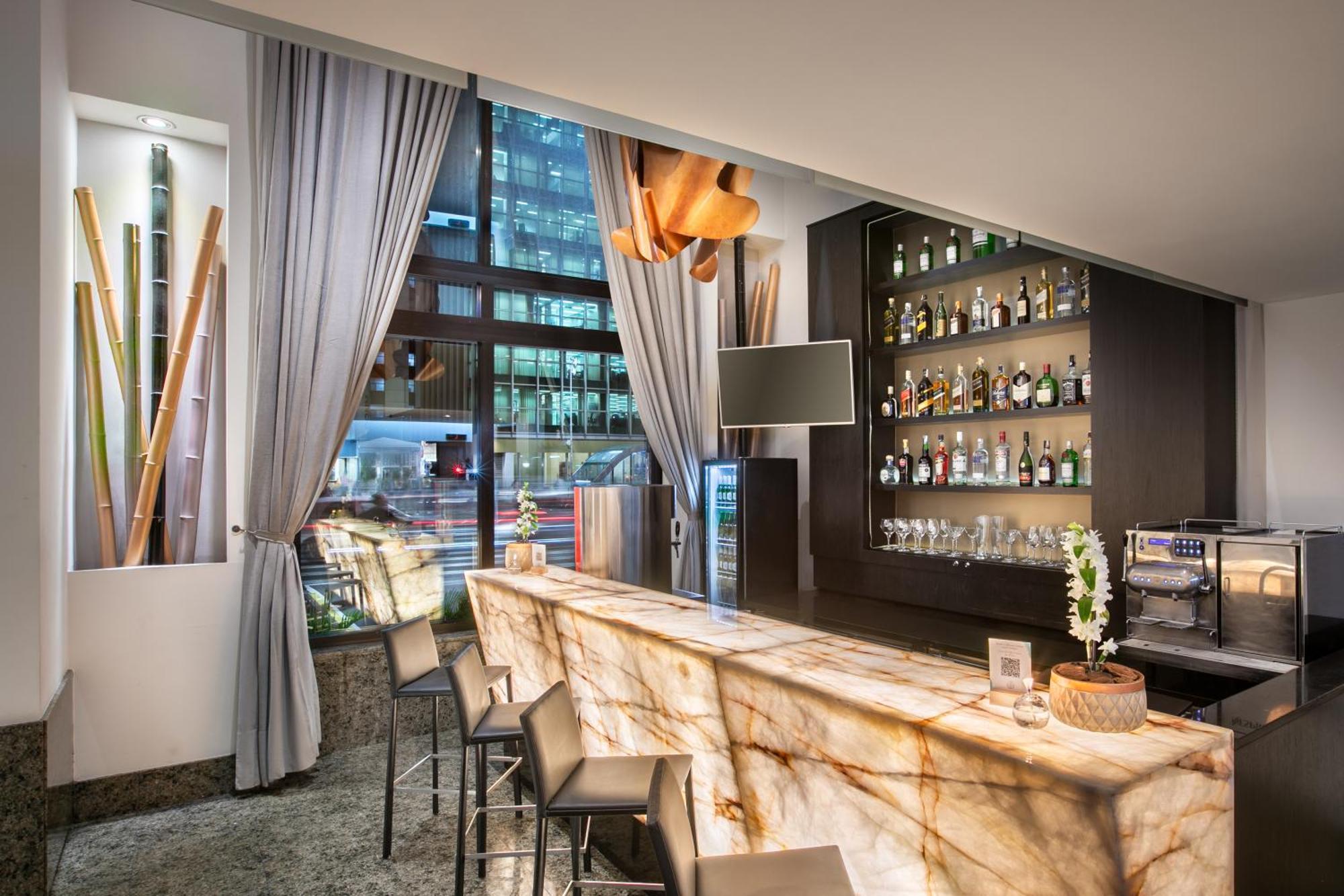Melia Paulista Hotel São Paulo Eksteriør billede The bar at the hotel